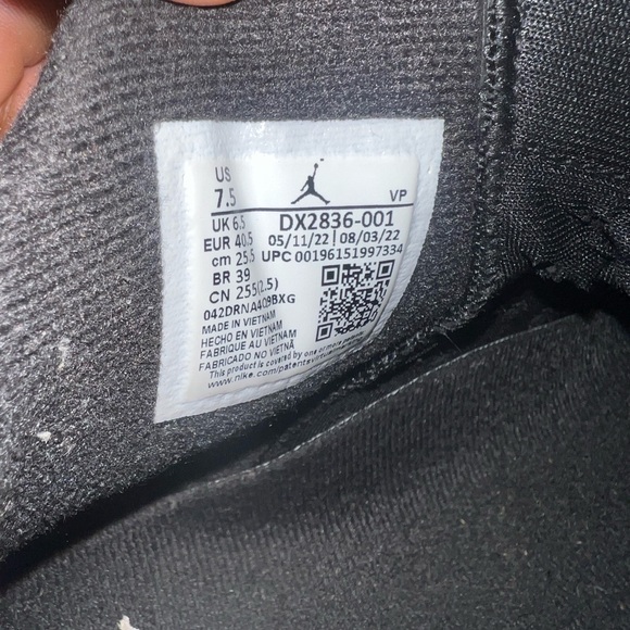 Air Jordan 6 Chrome Authentic - Picture 3 of 9